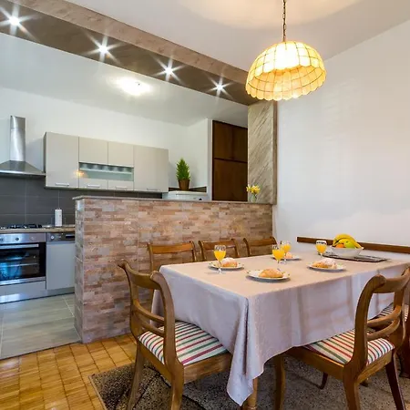 Holiday Mestrovic Holiday home