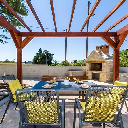 Holiday Mestrovic Holiday home *