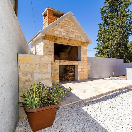 Holiday Mestrovic Holiday home
